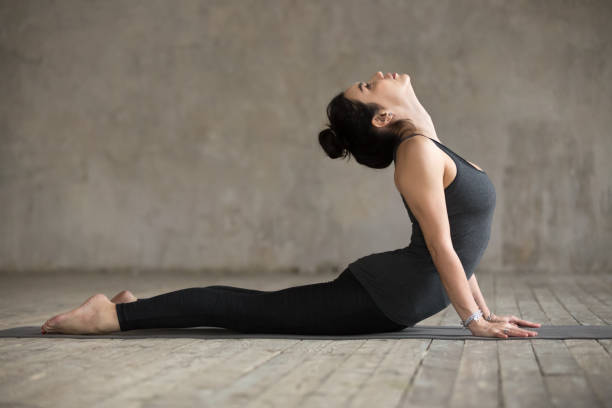 Tập Yoga tại nhà với tư thế rắn hổ mang
